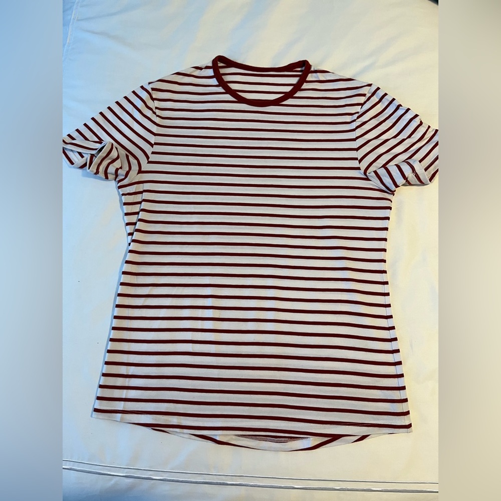 Lululemon t-shirt